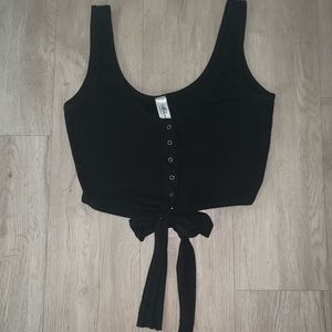 🌺Mahina Black Cropped Tie Front Button Tank